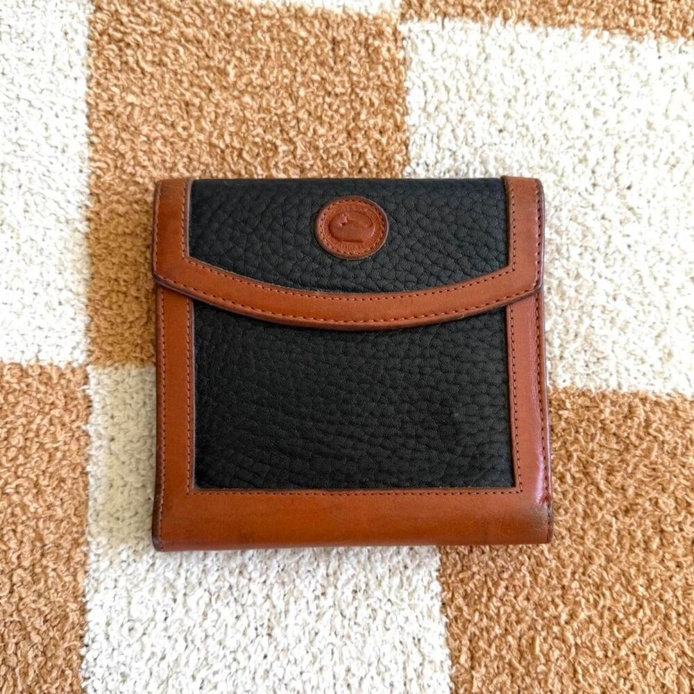 DOONEY AND BOURKE BLACK BROWN TRIFOLD LEATHER WALLET